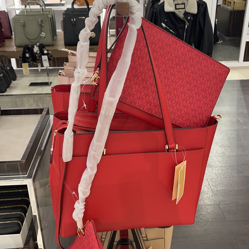 Michael Kors Maisie Large Pebbled Leather 3-in-1 Tote Bag - Picture 12 of 16